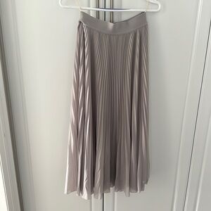 Wilfred | Twirl Pleated Skirt